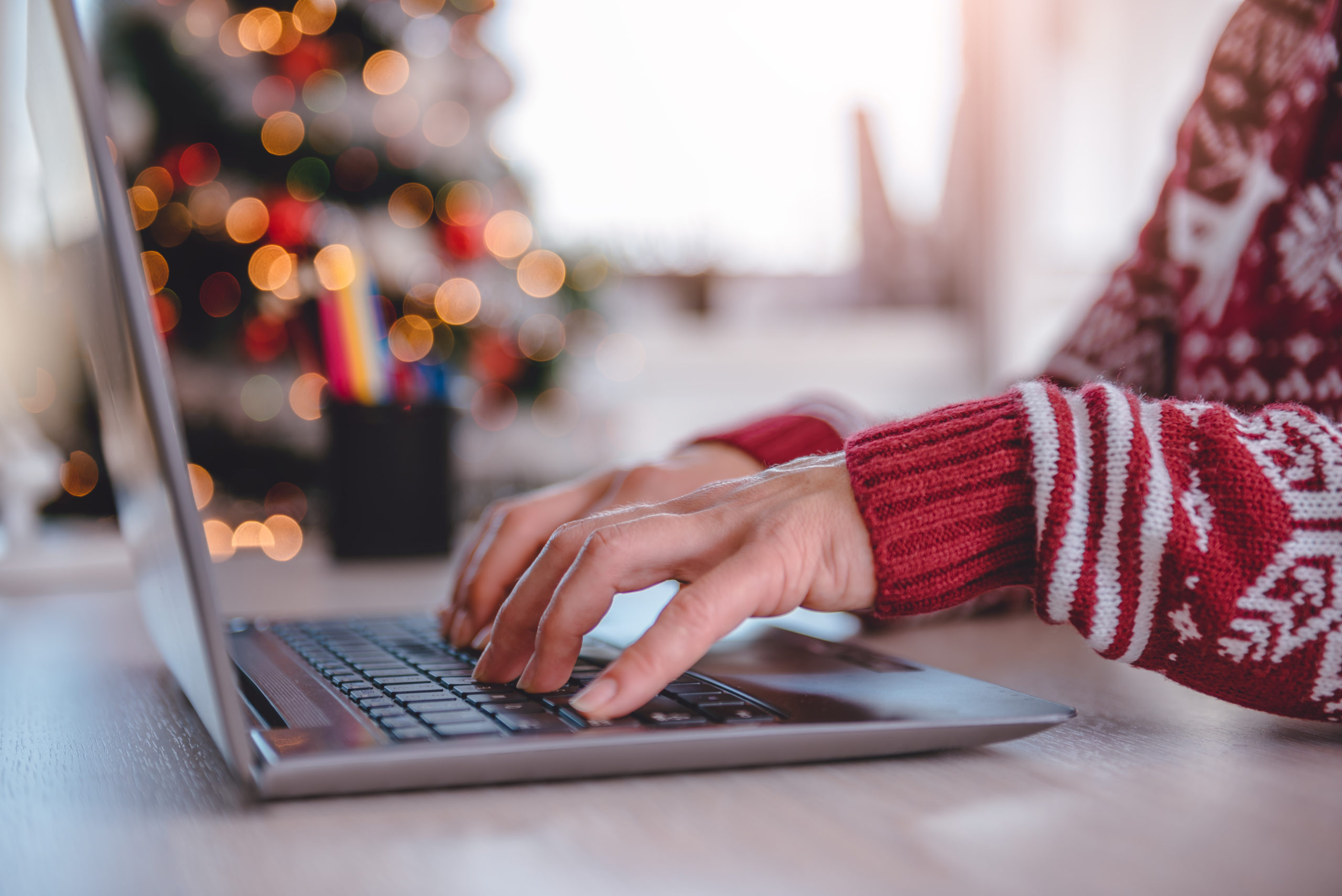 Featured image for 10 festive internal comms tips for the holiday season