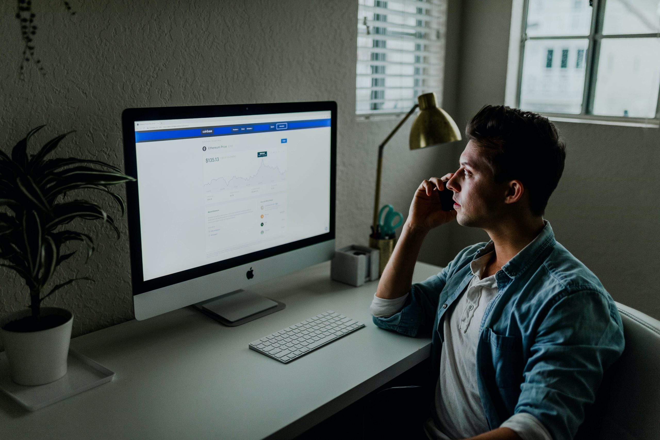 Featured image for The 5 biggest challenges facing remote workers (and how to solve them)
