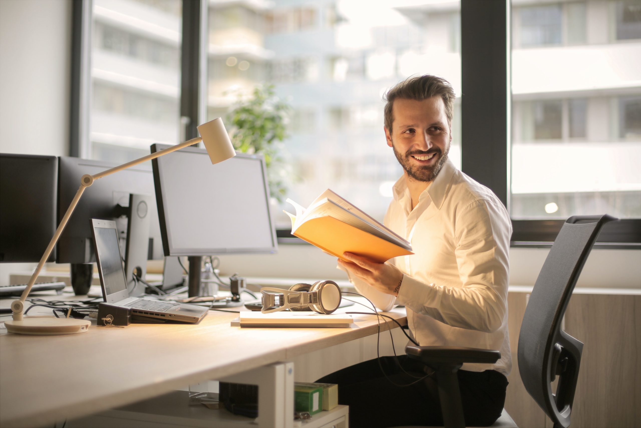 Featured image for How to convince leaders that 2022 is the year for employee experience software