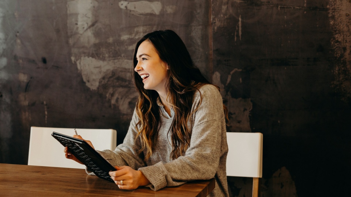 Featured image for What is a modern intranet? What enterprise buyers should look for